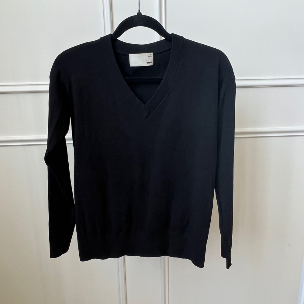 Aritzia Wilfred Free black sweater